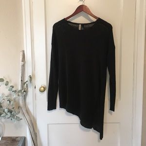 Black Asymmetrical Sweater / H&M / DIVIDED
